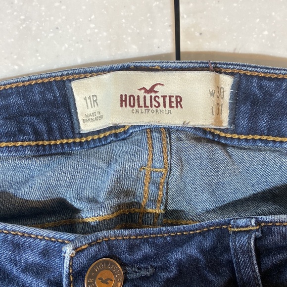 Hollister Dark Wash Low-Rise Jegging - Picture 3 of 5